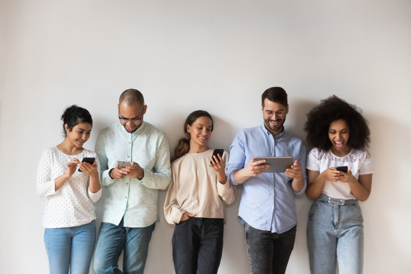 Are You a Tech Minimalist or a Gadget Maximalist?
